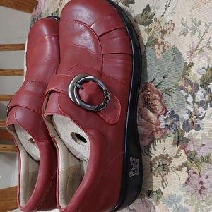NEW Alegria nursing shoes. Slip resistant. Leather shoes. Pretty burgundy color.